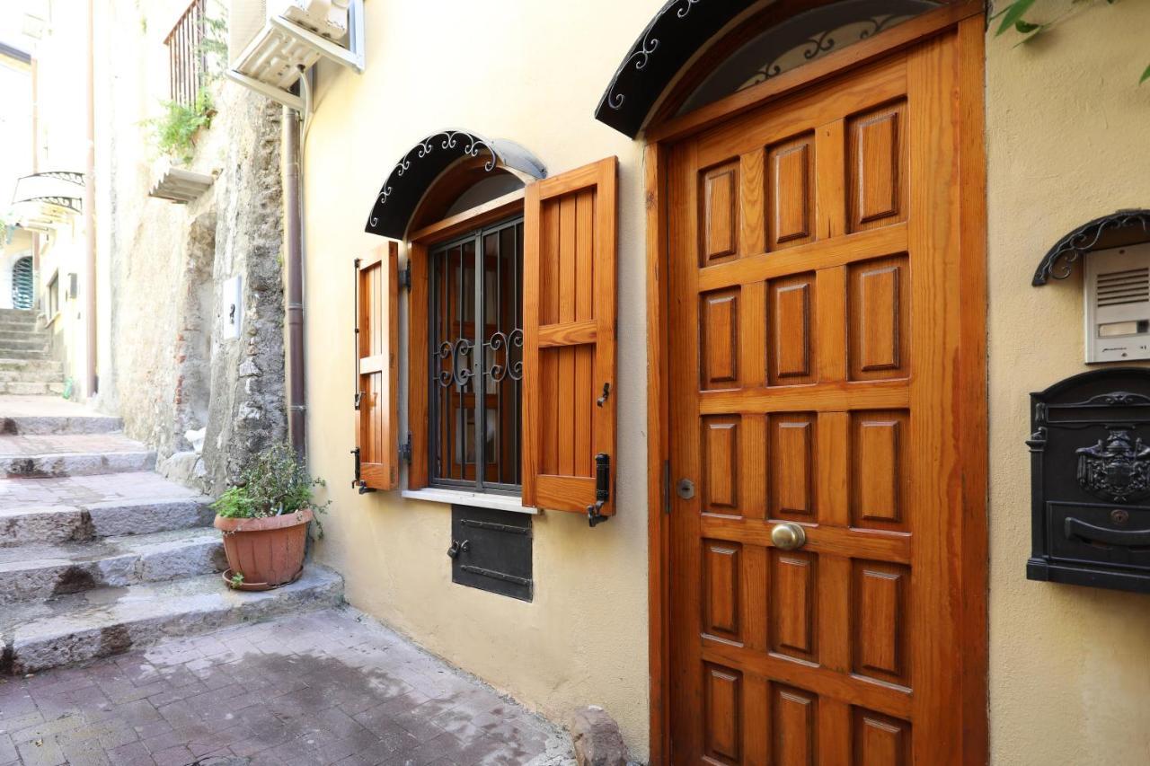 Porta Catania & Duomo Cozy Apartment Taormina Exterior foto